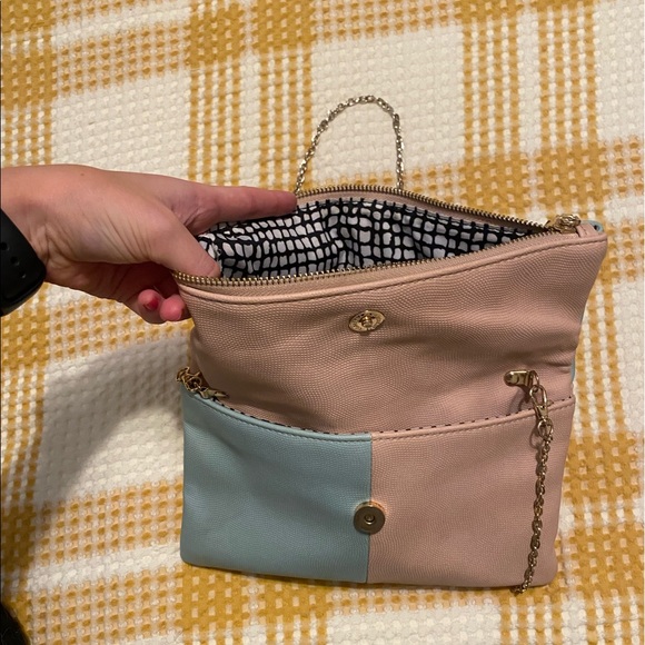 Cute design look alike purse! Perfect for summer and weddings - Picture 3 of 5